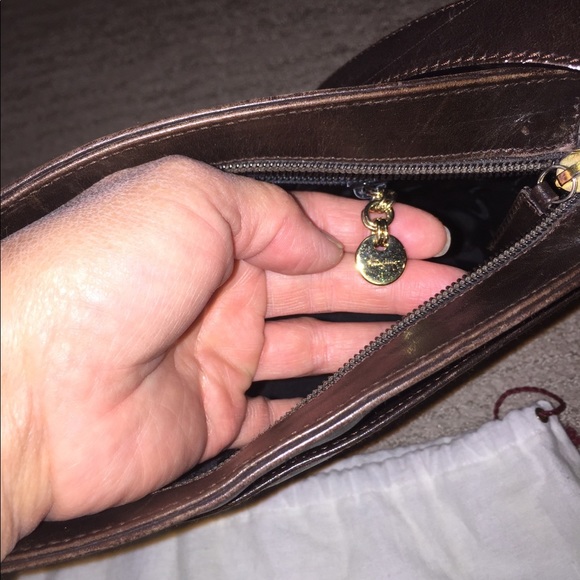 Salvatore Ferregamo small shoulder bag - Picture 6 of 9